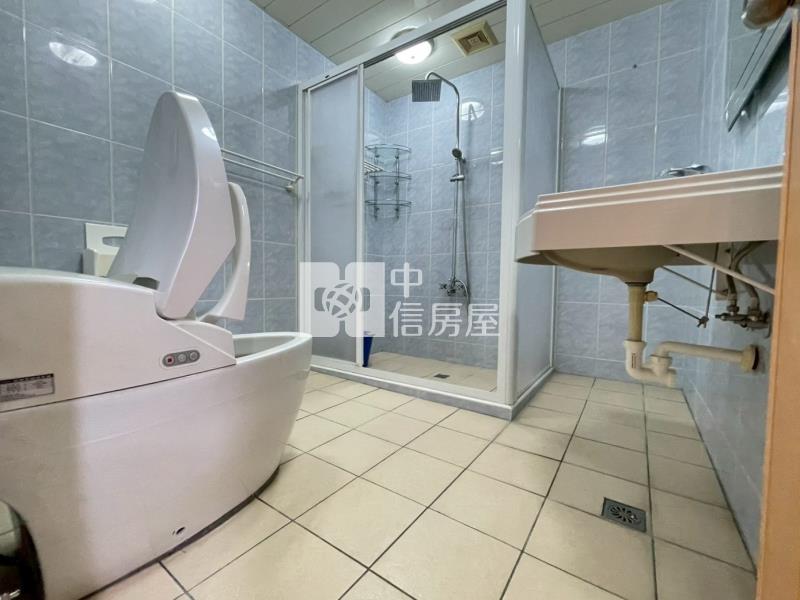 永康歐洲世界靜謐挑高車墅房屋室內格局與周邊環境