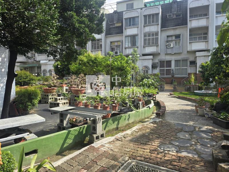 永康歐洲世界靜謐挑高車墅房屋室內格局與周邊環境