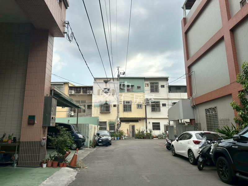 大里軟體園區乙工三照廠住房屋室內格局與周邊環境