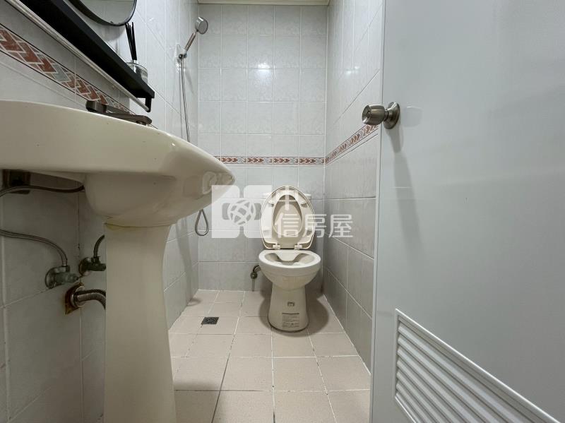 京國特區中興大學旁電梯美三房房屋室內格局與周邊環境