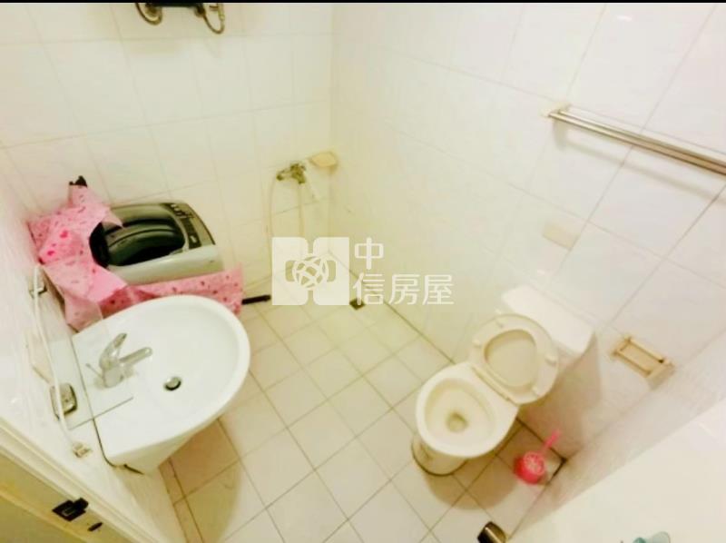名人園邸收租金店面房屋室內格局與周邊環境