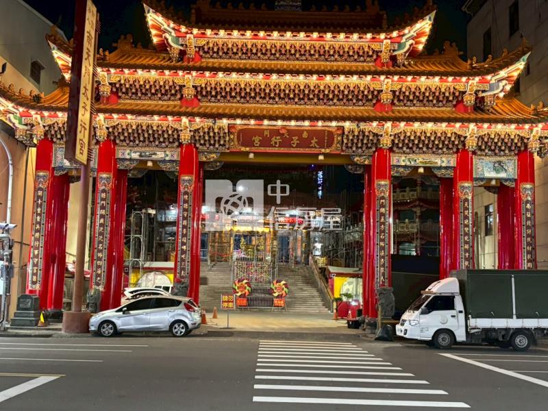 友愛路三角窗金店面房屋室內格局與周邊環境