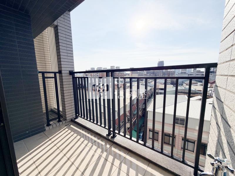 頭家櫻花知築採光視野大二房平車(專任)房屋室內格局與周邊環境