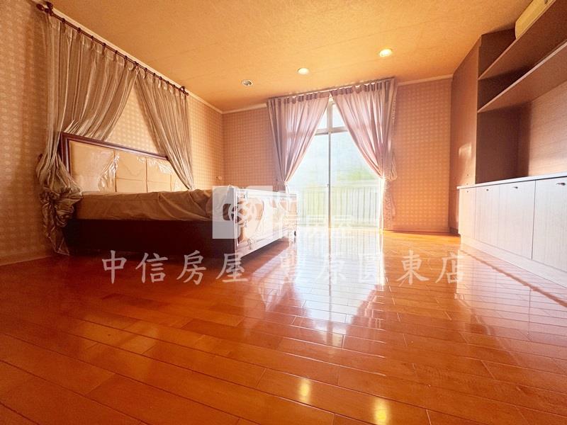 市區透天別墅房屋室內格局與周邊環境