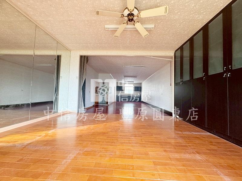 市區透天別墅房屋室內格局與周邊環境