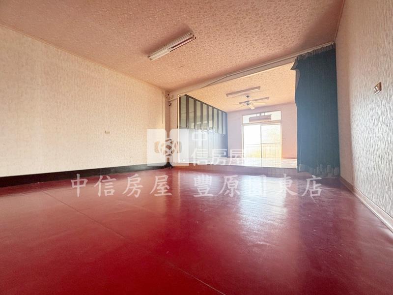 市區透天別墅房屋室內格局與周邊環境