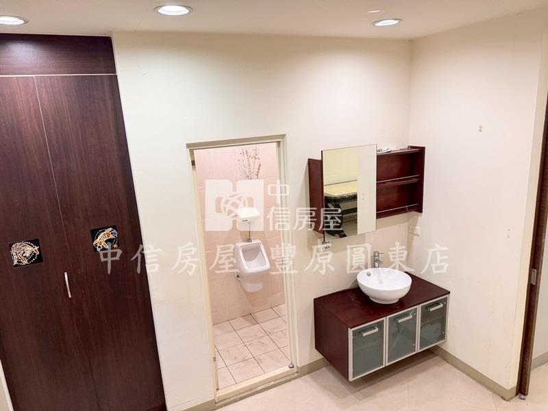市區透天別墅房屋室內格局與周邊環境