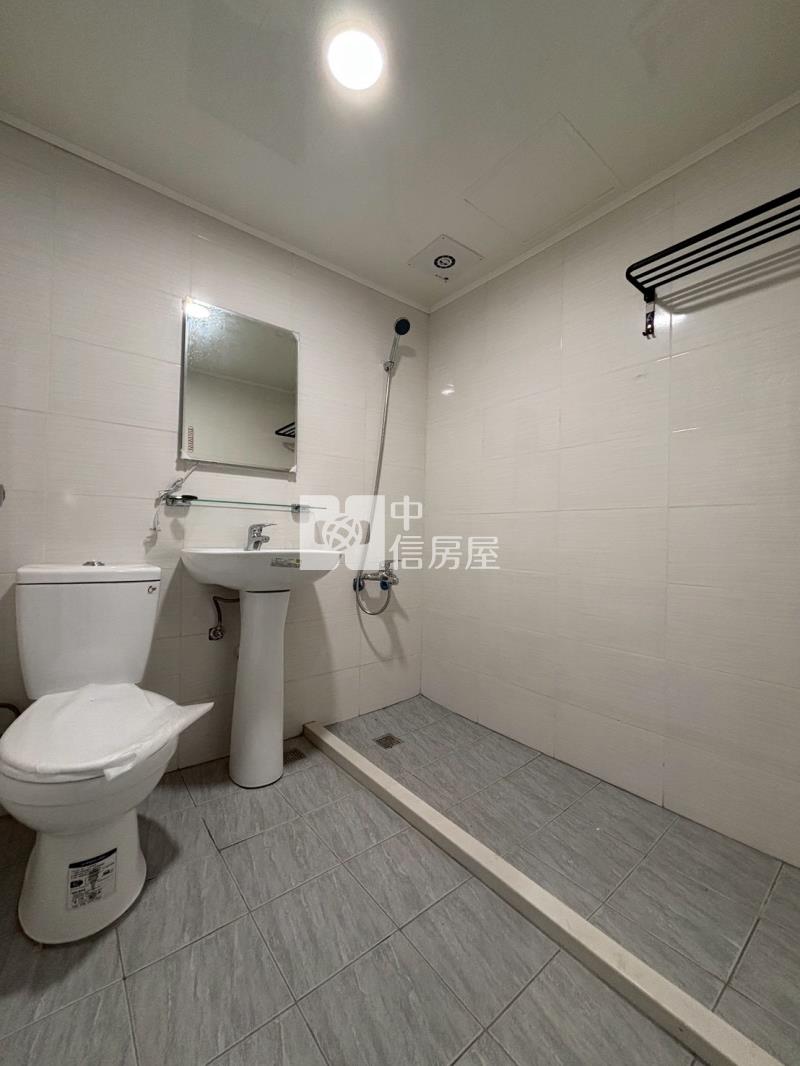 站前秀泰旁臨路一樓四房美宅房屋室內格局與周邊環境