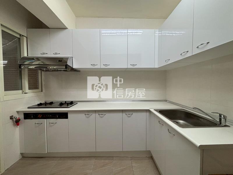 站前秀泰旁臨路一樓四房美宅房屋室內格局與周邊環境