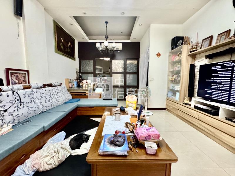 內壢採光邊間透天房屋室內格局與周邊環境