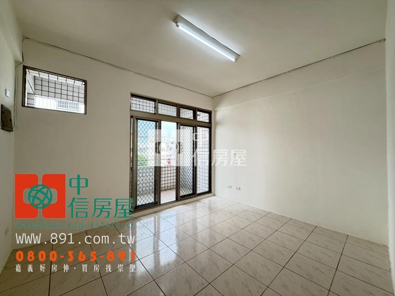 大林三和國小旁社區型車庫別墅房屋室內格局與周邊環境