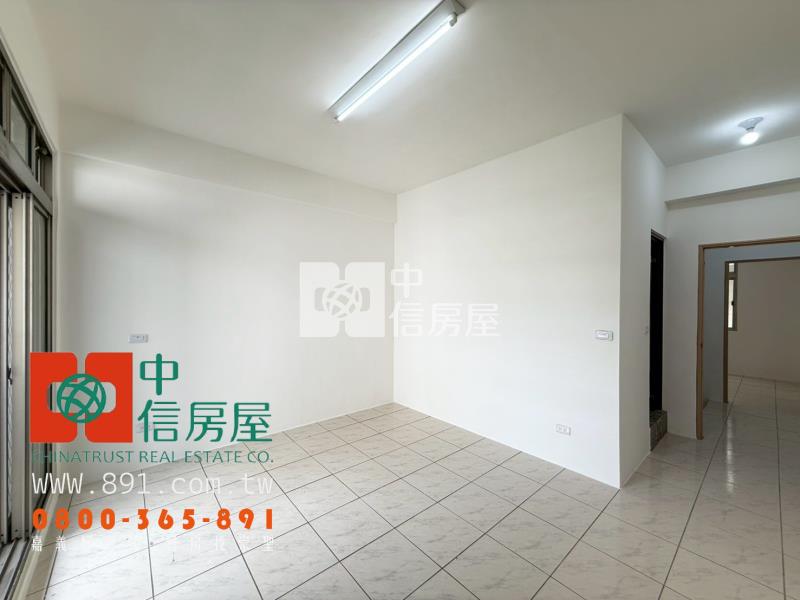 大林三和國小旁社區型車庫別墅房屋室內格局與周邊環境