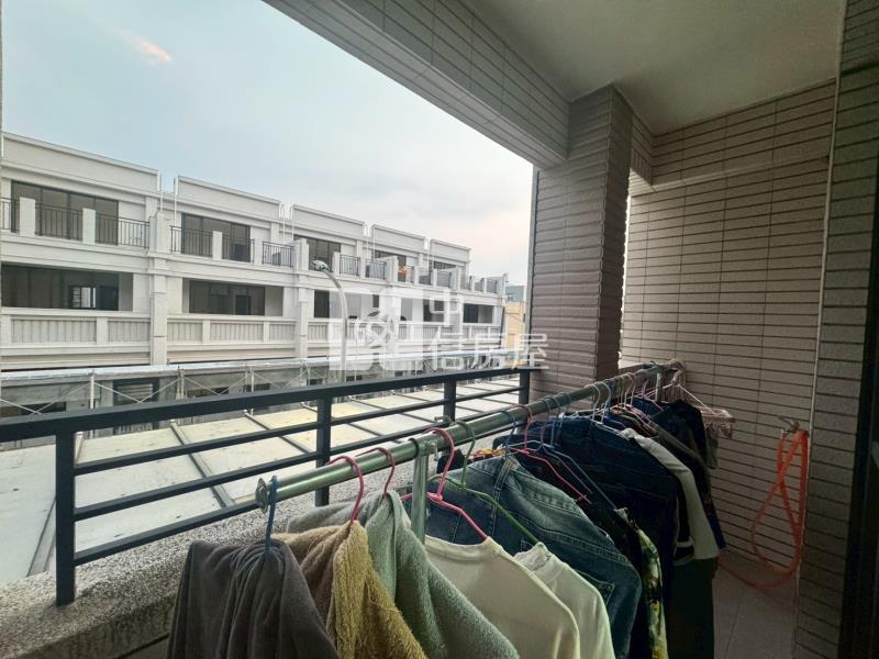 斗六榴邨輕齡精裝車庫美墅房屋室內格局與周邊環境