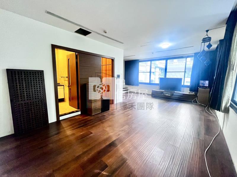 【豐禾】南崁挑高1+2層邊間店面三車位房屋室內格局與周邊環境