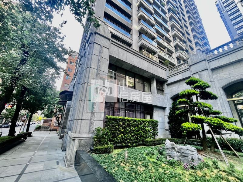 【豐禾】南崁挑高1+2層邊間店面三車位房屋室內格局與周邊環境
