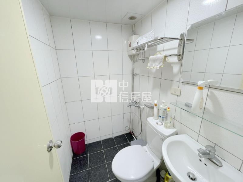 中國醫旁美套房房屋室內格局與周邊環境