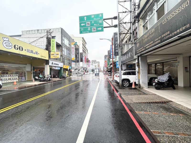 羅東興東商業區黃金店住房屋室內格局與周邊環境