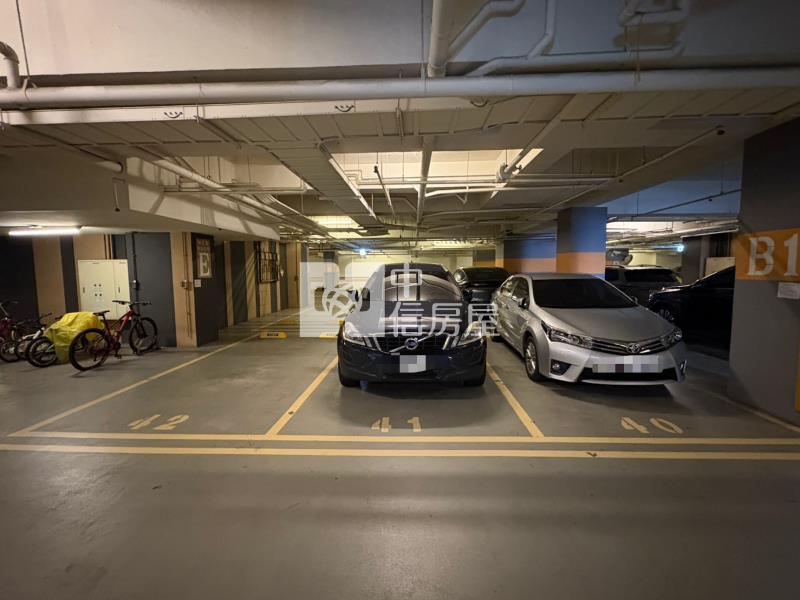鄉林新月灣次頂樓三房附B1平車房屋室內格局與周邊環境