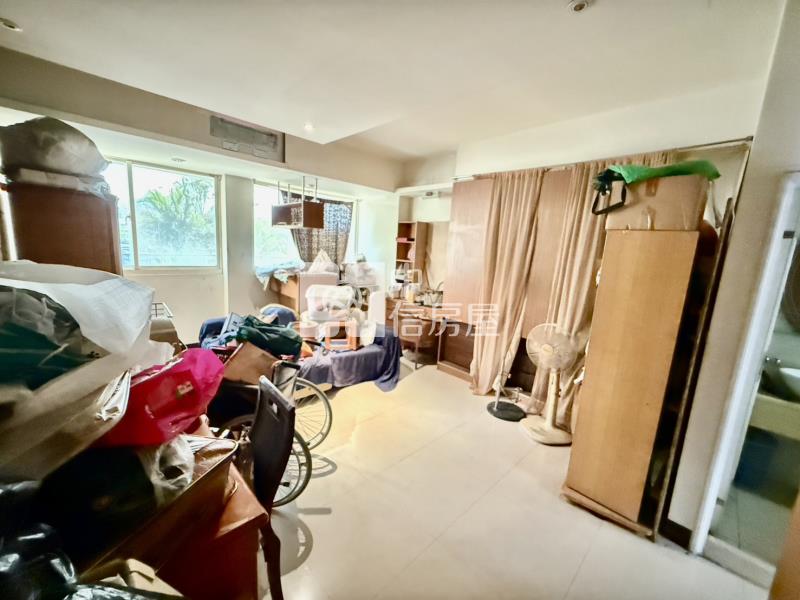 內新國小旁近74震後社區型別墅房屋室內格局與周邊環境