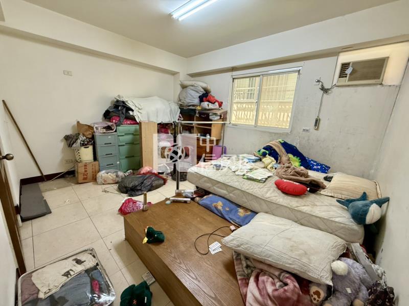 內新國小旁近74震後社區型別墅房屋室內格局與周邊環境