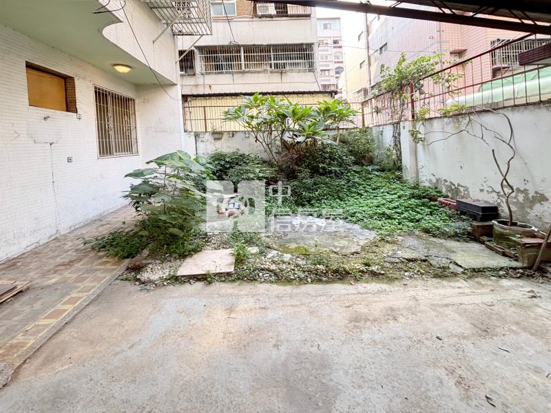 一中商圈大面寬一樓公寓房屋室內格局與周邊環境