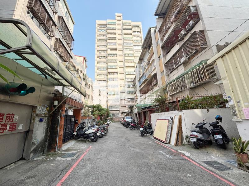 一中商圈大面寬一樓公寓房屋室內格局與周邊環境