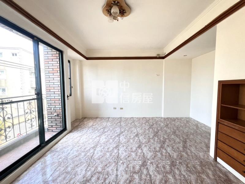 近過嶺好市多稀有店面別墅房屋室內格局與周邊環境