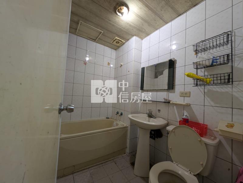 台北亞熱帶(凱薩區)3+1房車房屋室內格局與周邊環境
