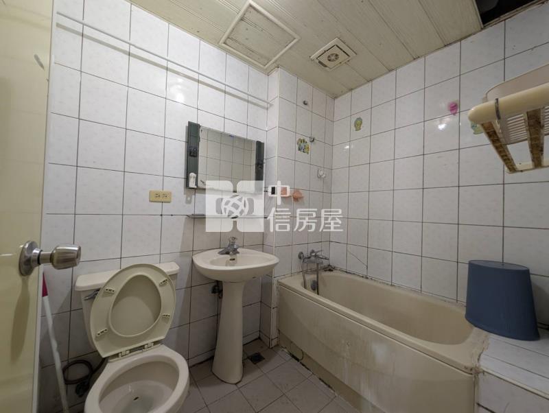 台北亞熱帶(凱薩區)3+1房車房屋室內格局與周邊環境