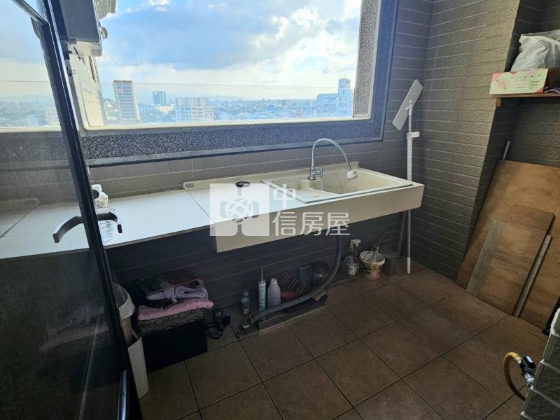 中壢體育園區宜誠璽悅景觀邊間美三房車房屋室內格局與周邊環境