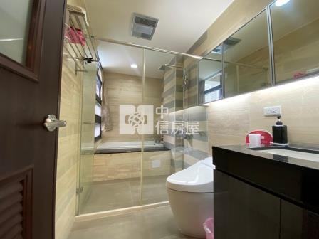 屏東房屋-崇蘭輕屋齡雙車別墅房屋室內格局與周邊環境