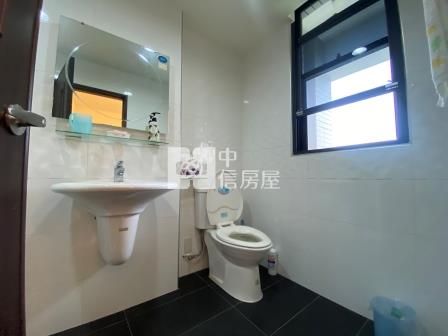 屏東房屋-崇蘭輕屋齡雙車別墅房屋室內格局與周邊環境