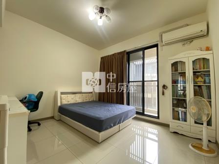 屏東房屋-崇蘭輕屋齡雙車別墅房屋室內格局與周邊環境