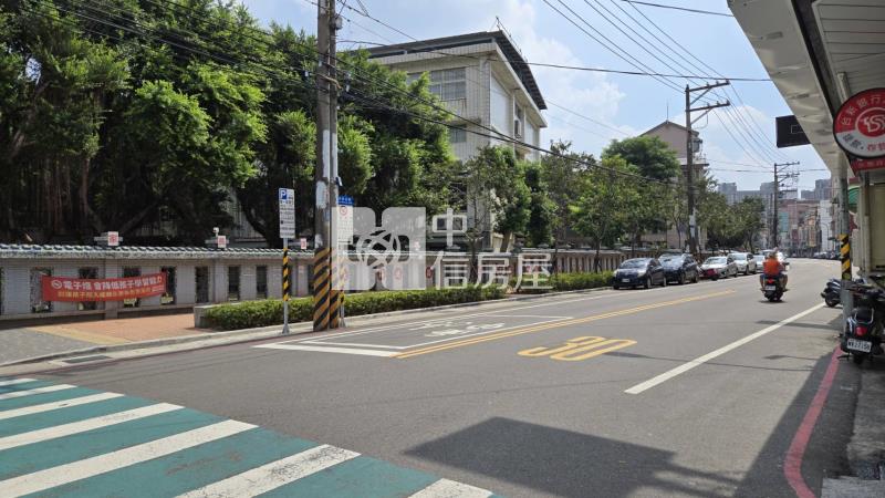 復華街稀有二樓公寓+車位房屋室內格局與周邊環境
