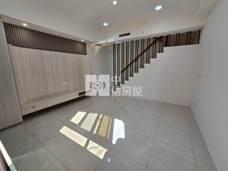 中壢【龍岡大操場】邊間活巷超優美透天房屋室內格局與周邊環境
