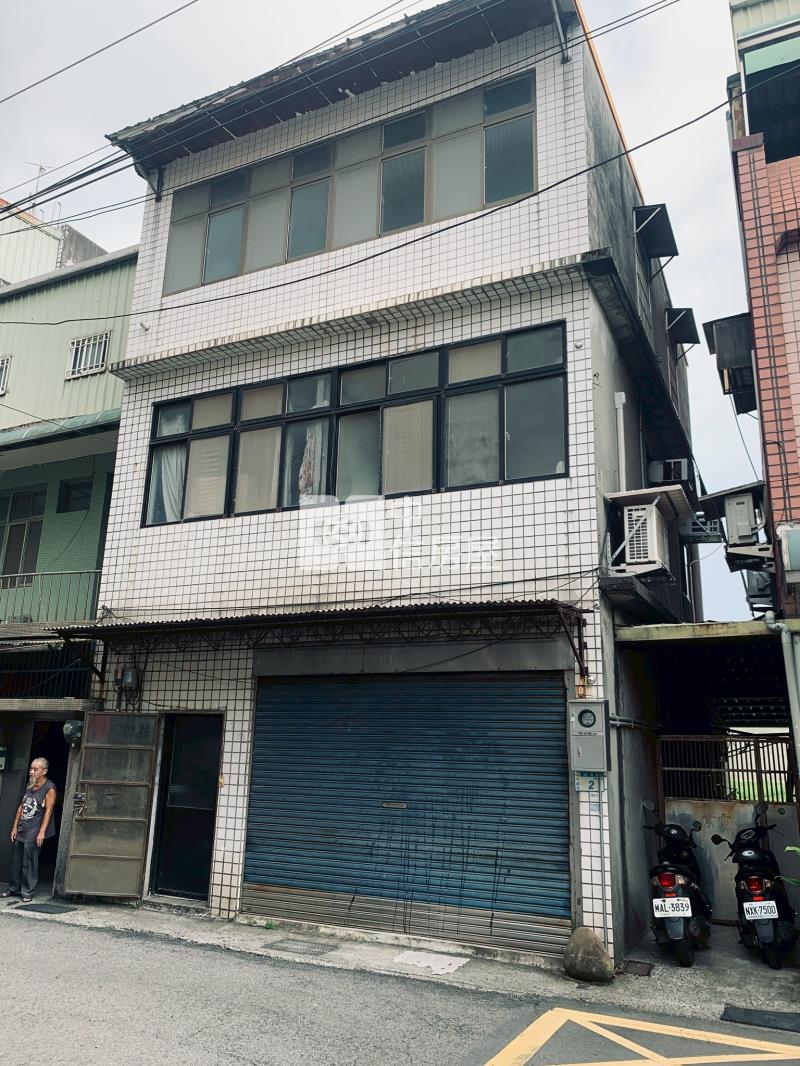 龍岡大操場附近透天房屋室內格局與周邊環境