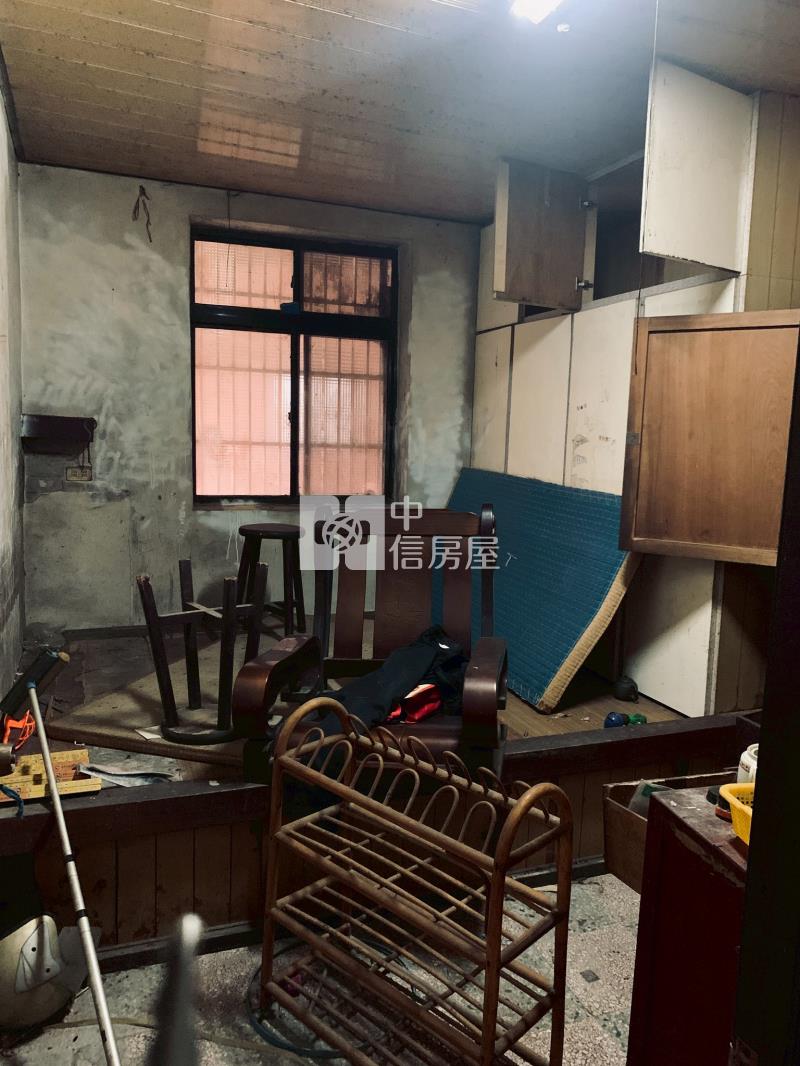 龍岡大操場附近透天房屋室內格局與周邊環境