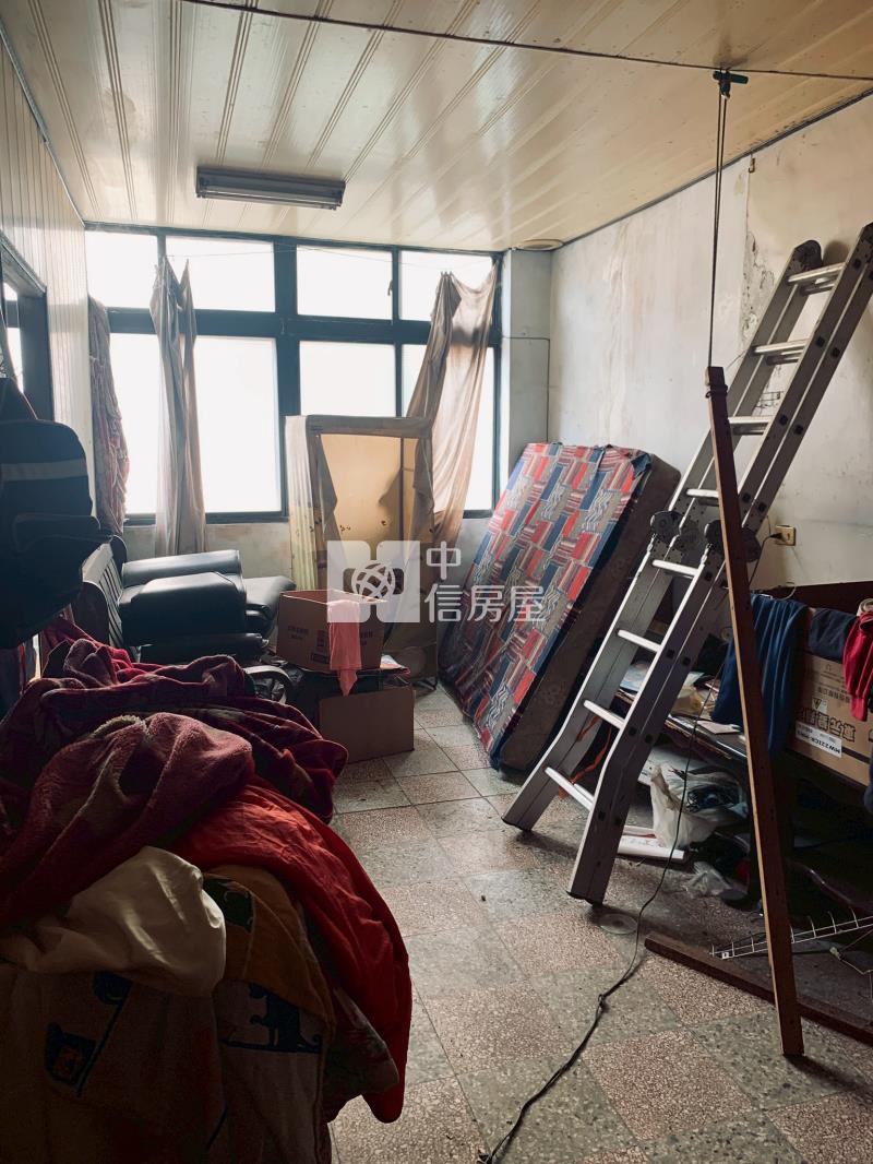 龍岡大操場附近透天房屋室內格局與周邊環境