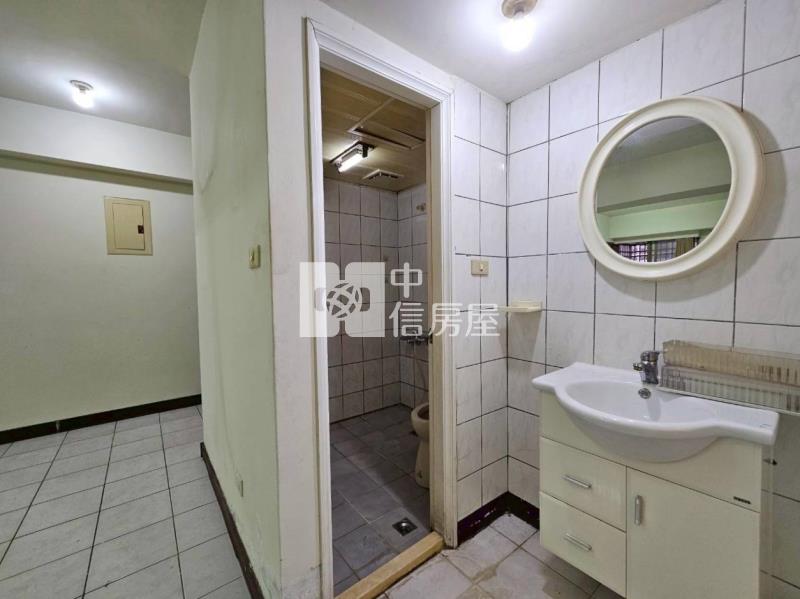 一點利三房車位(專)房屋室內格局與周邊環境