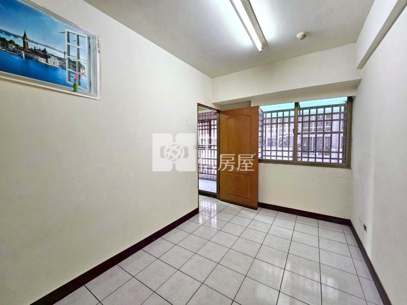 一點利三房車位(專)房屋室內格局與周邊環境