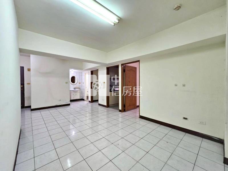 一點利三房車位(專)房屋室內格局與周邊環境