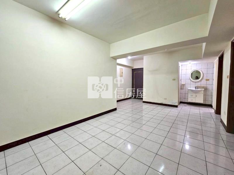 一點利三房車位(專)房屋室內格局與周邊環境