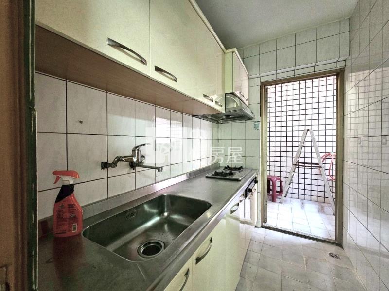 一點利三房車位(專)房屋室內格局與周邊環境