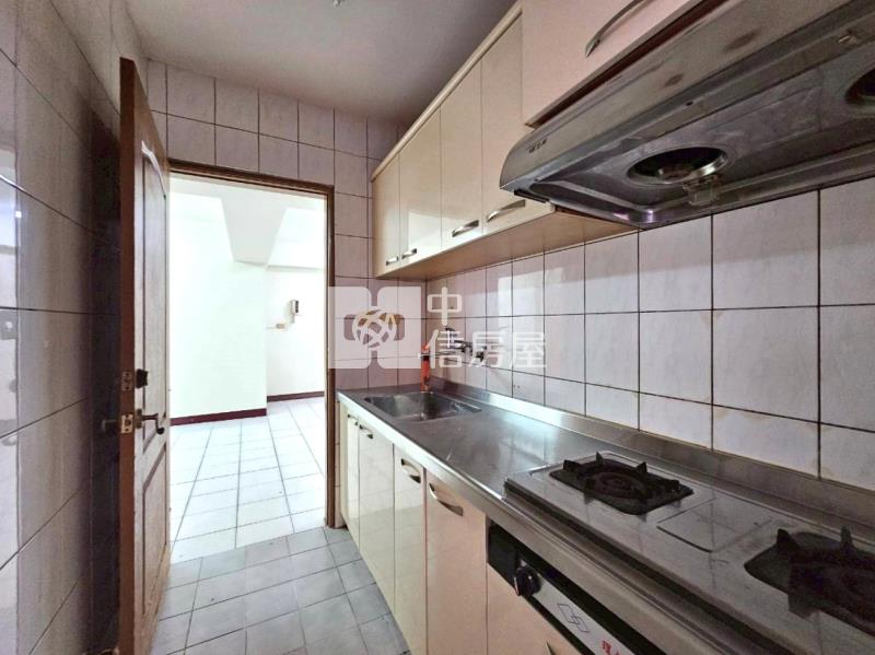 一點利三房車位(專)房屋室內格局與周邊環境