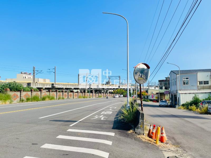 苗栗 後龍火車站旁 大面寬住宅建地(雙面臨路)房屋室內格局與周邊環境