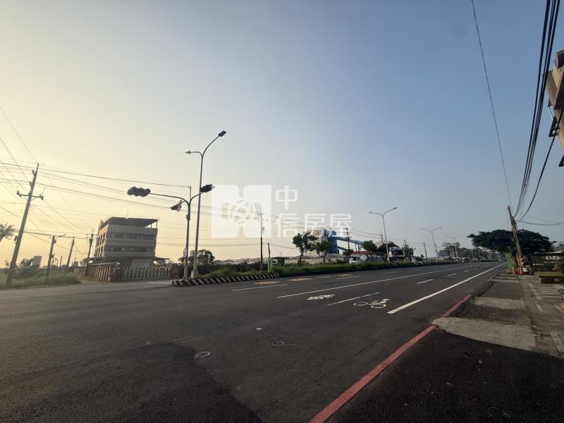 連建苒苒全新未住二房二衛平車房屋室內格局與周邊環境