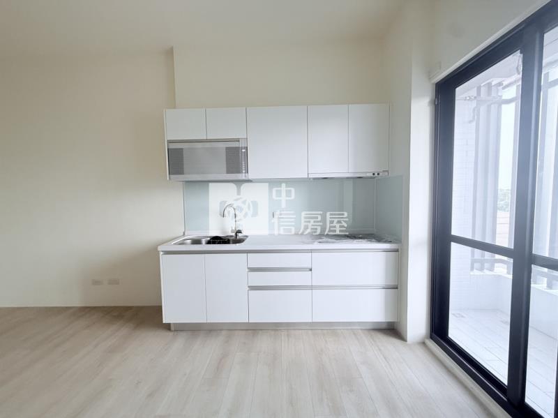 連建苒苒全新未住二房二衛平車房屋室內格局與周邊環境