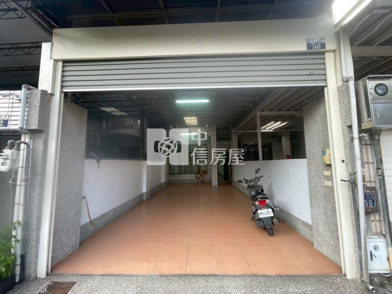 中興益民雙商圈|大地坪臨路別墅 × 面公園稀有釋出|雙車位首選房屋室內格局與周邊環境