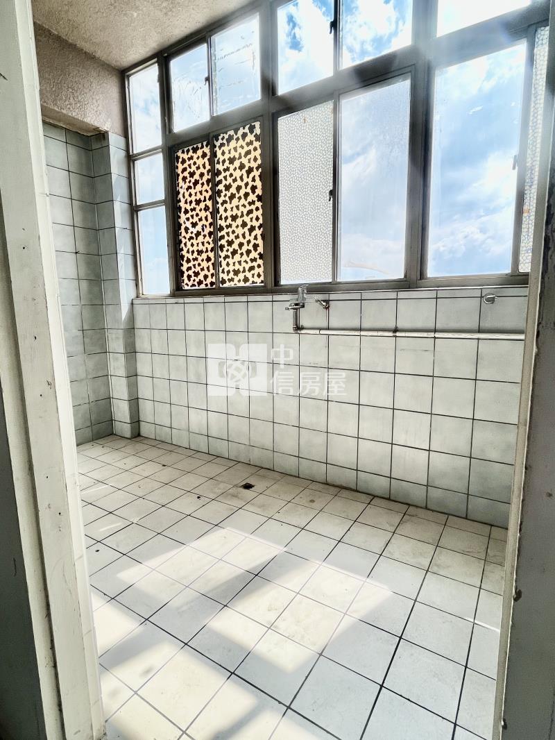 頭份自強路低價華廈房屋室內格局與周邊環境