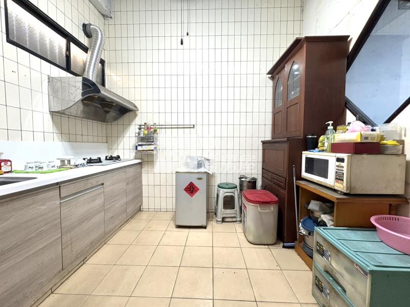 正東山路透店房屋室內格局與周邊環境